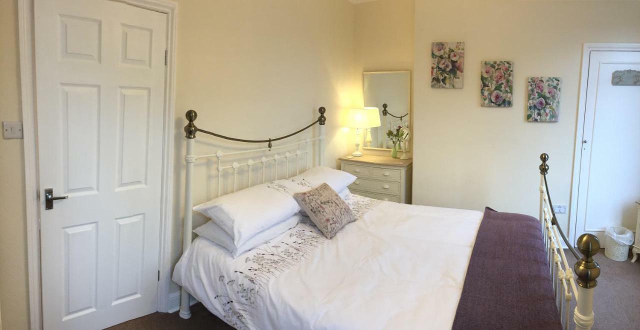 Browns Holiday Cottage Filey Exterior foto